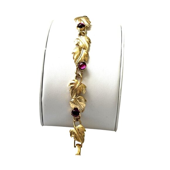 Trifari Gold Tone Leaf Link Bracelet with Purple Rhinestones Vintage Jewelry - Picture 1 of 9